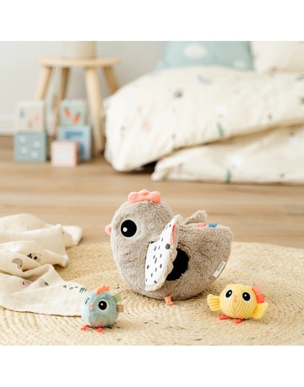 Done by Deer minkštas slėpynių veiklos žaislas Clucky, smėlio spalvos 6