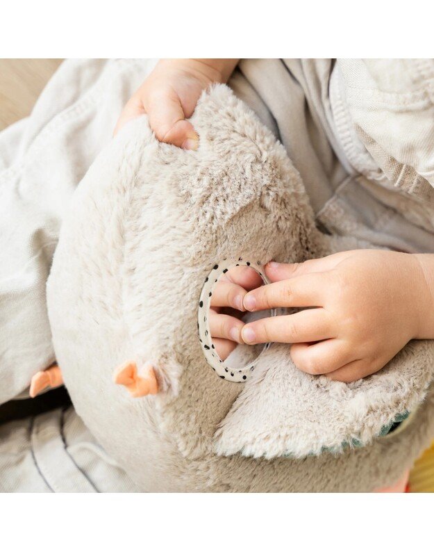 Done by Deer minkštas slėpynių veiklos žaislas Clucky, smėlio spalvos 5