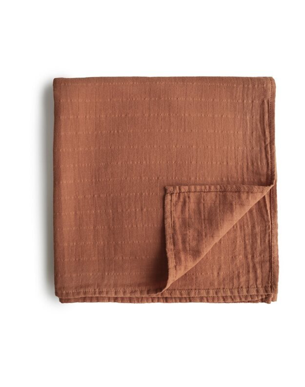 Mushie swaddle Auburn