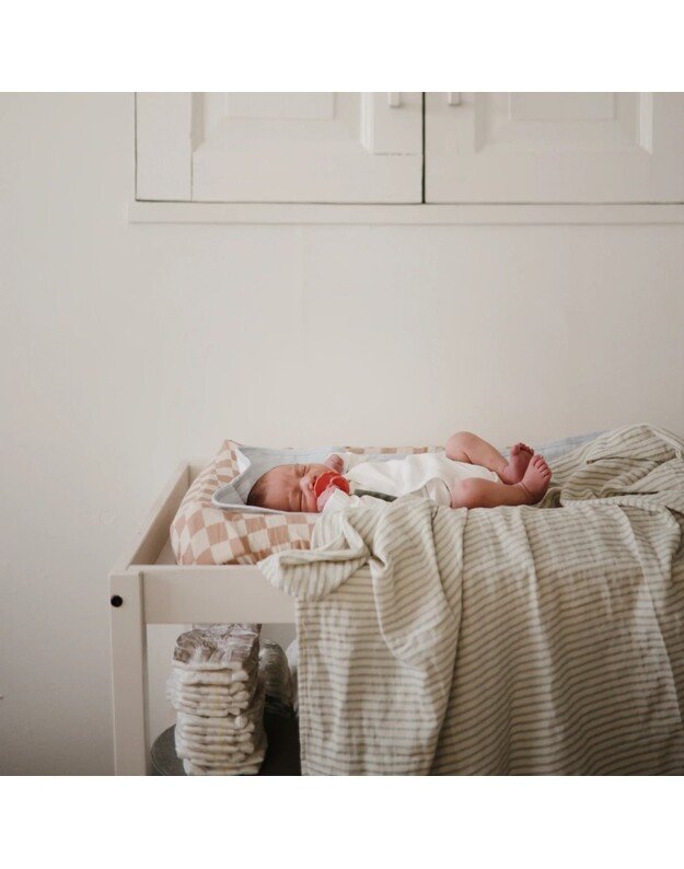 Mushie swaddle Sage Stripe 5