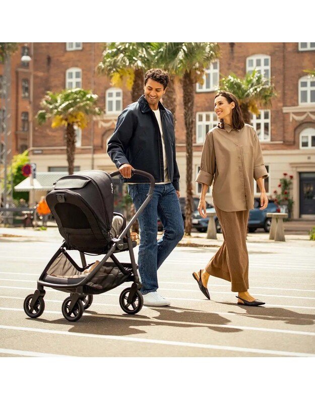 Nuna stroller SWIV Caviar 1