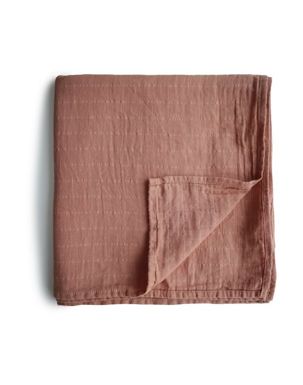 Mushie swaddle Tawny Birch