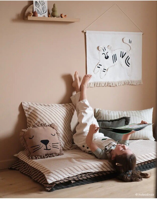 Nobodinoz decorative cushion LION FACE 3