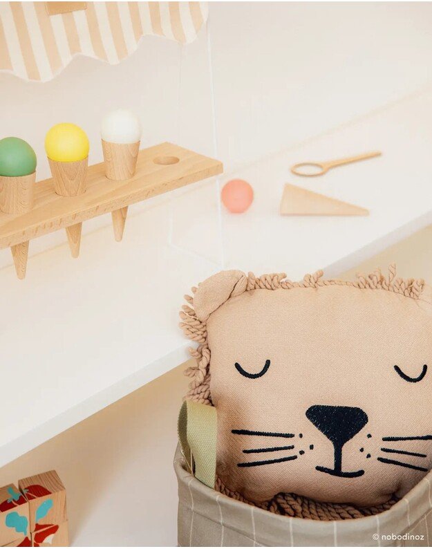 Nobodinoz decorative cushion LION FACE 5
