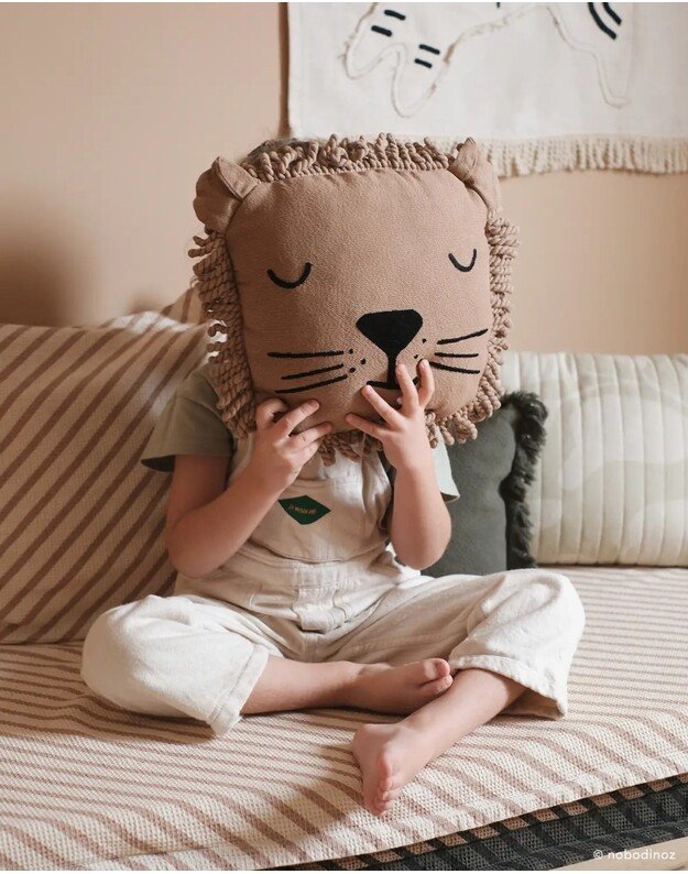 Nobodinoz decorative cushion LION FACE 1