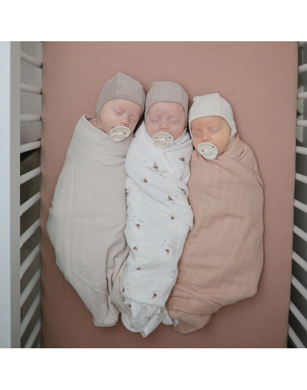 Mushie swaddle Fog 4