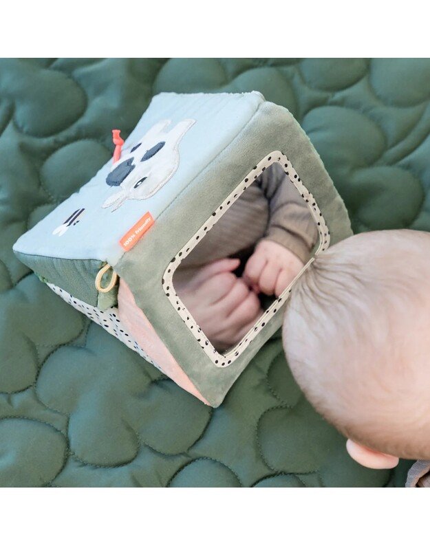 Done by Deer sensorinis išlankstomas lavinamasis žaislas su veidrodžiu Tiny Farm 4