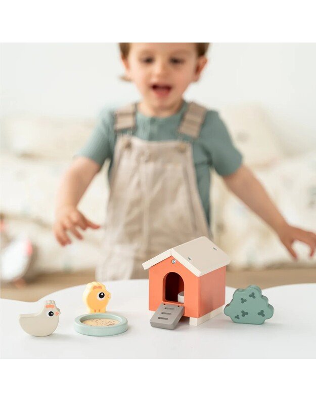 Done by Deer medinis žaislų rinkinys Tiny Farm Clucky 1