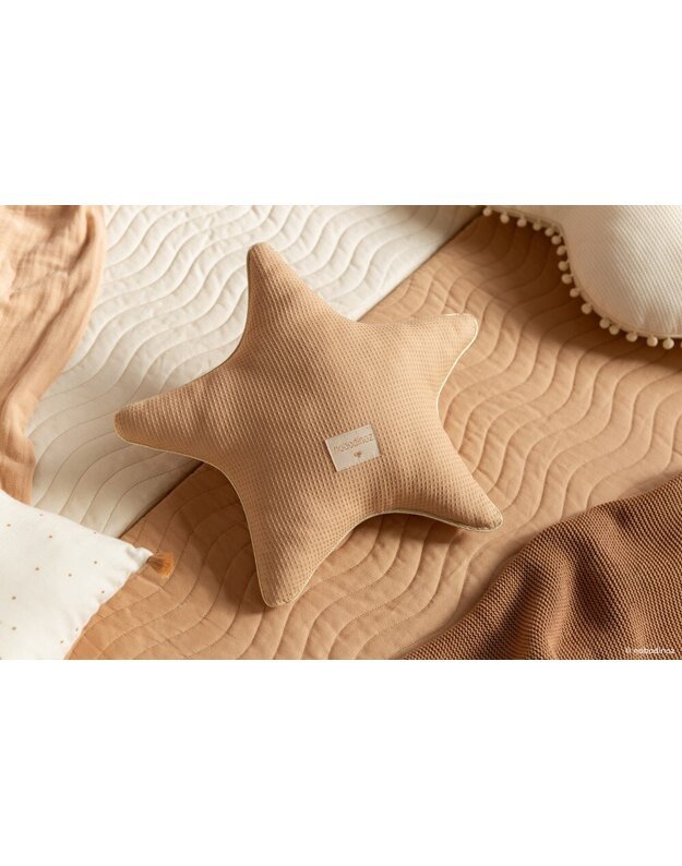 Nobodinoz dekoratyvinė pagalvė ARISTOTE STAR, smėlio spalvos